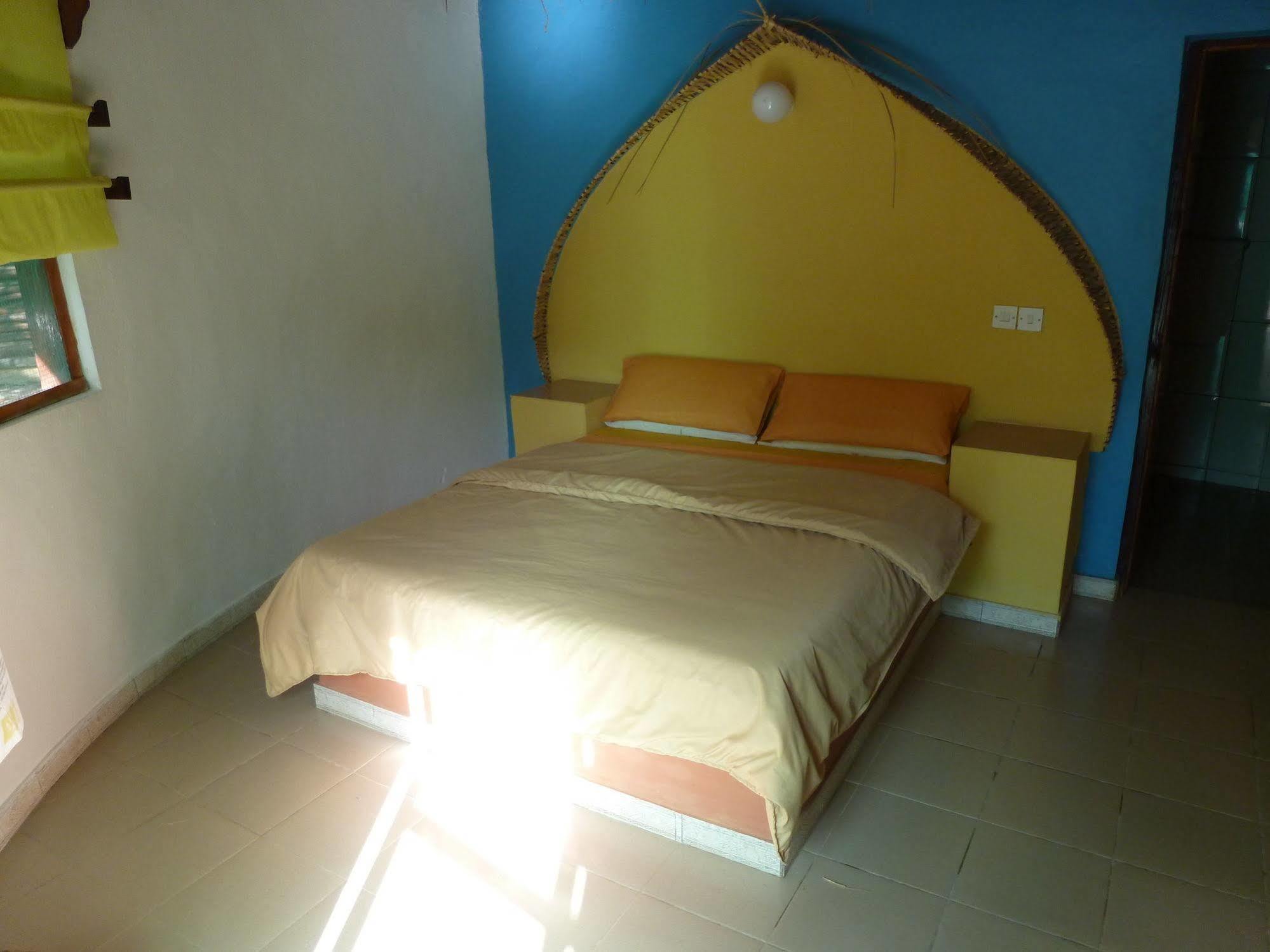 Footsteps Eco-Lodge Gunjur Екстер'єр фото