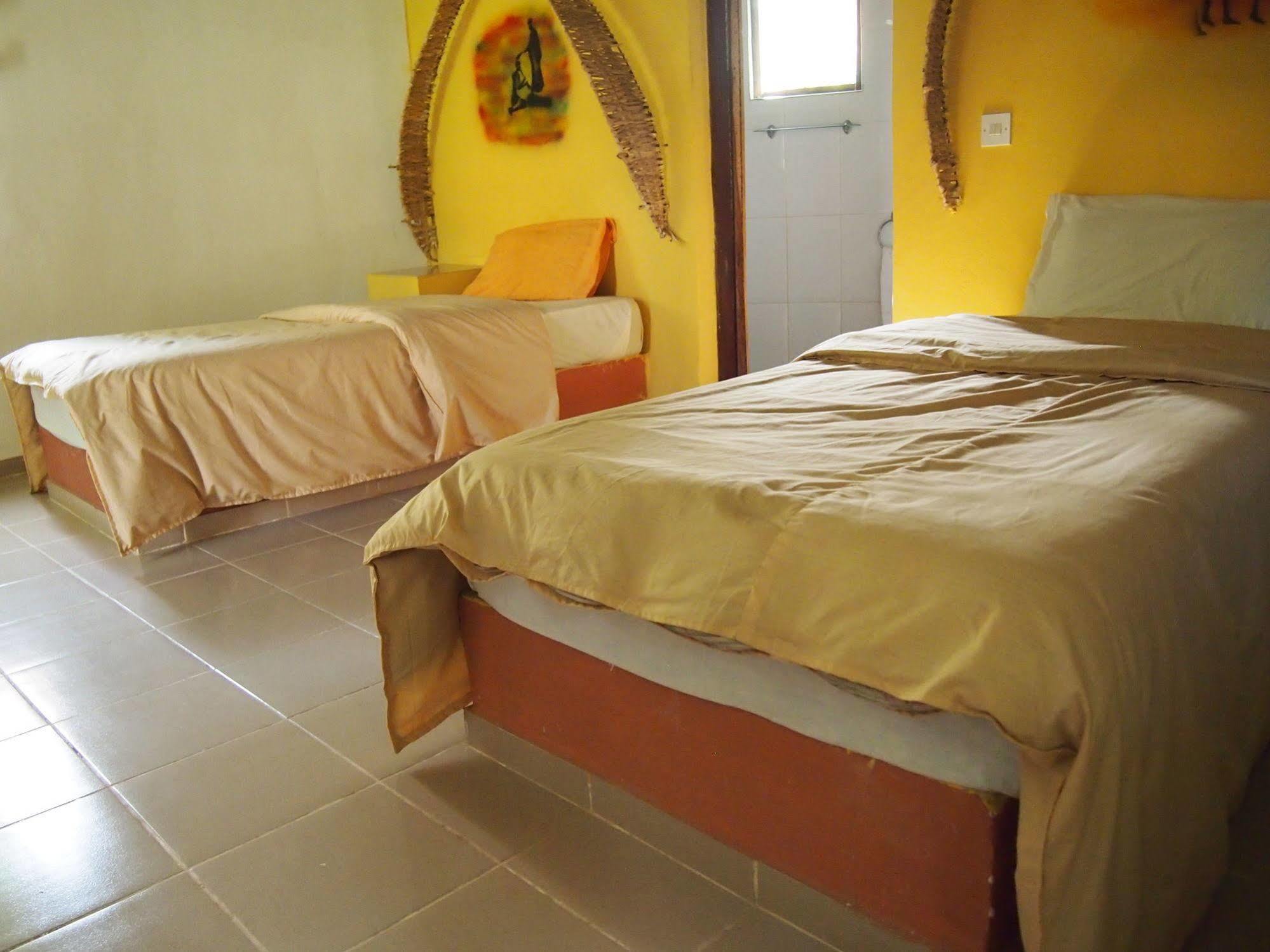 Footsteps Eco-Lodge Gunjur Екстер'єр фото