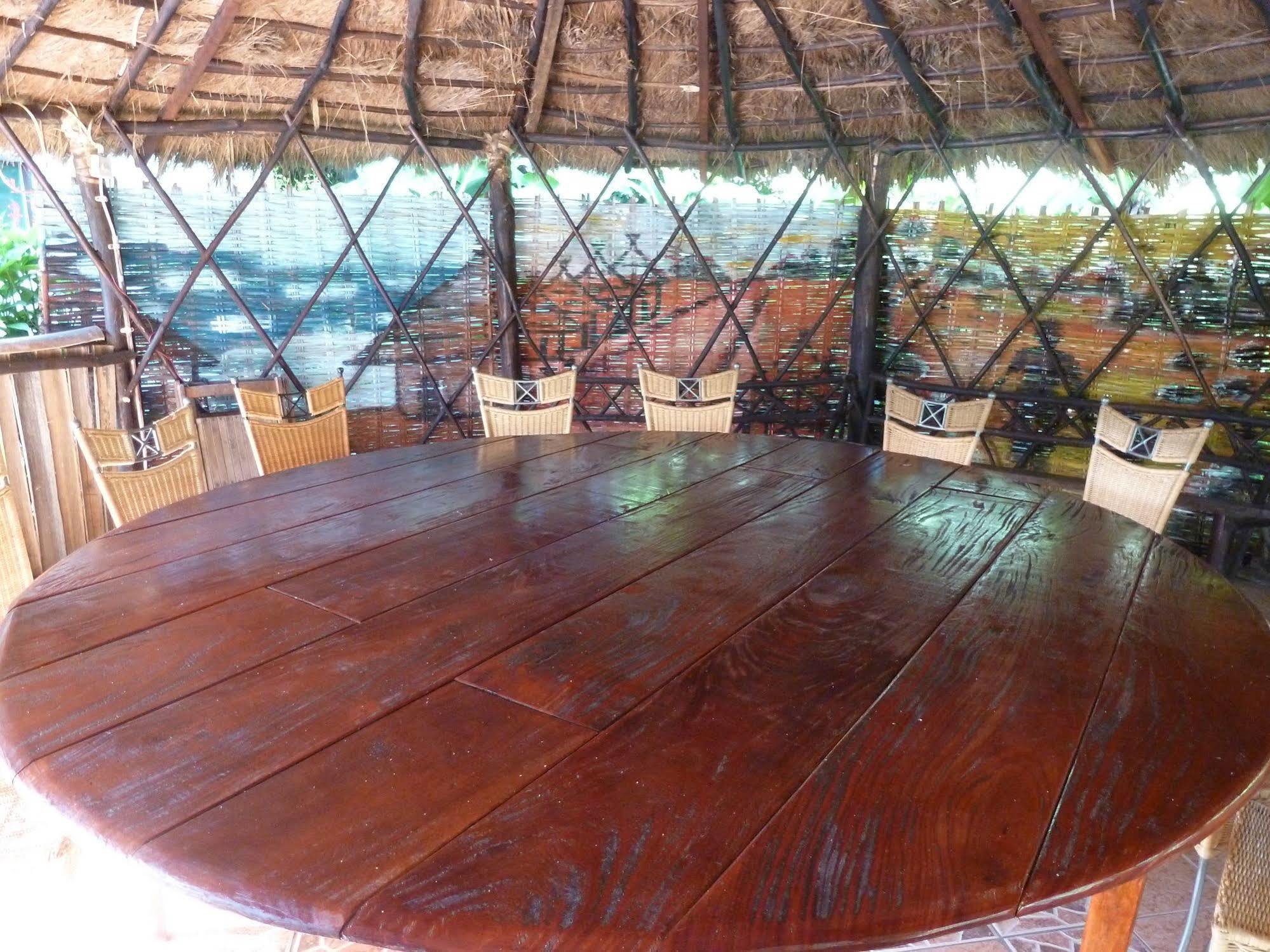 Footsteps Eco-Lodge Gunjur Екстер'єр фото