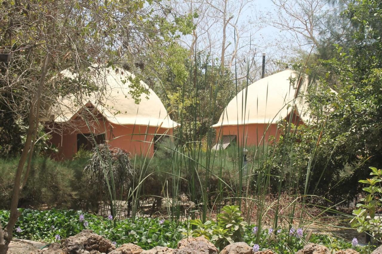 Footsteps Eco-Lodge Gunjur Екстер'єр фото