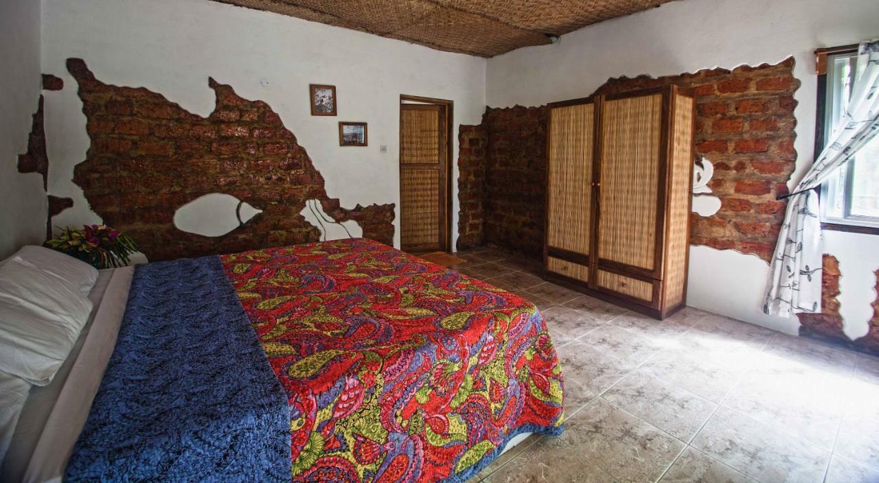 Footsteps Eco-Lodge Gunjur Екстер'єр фото