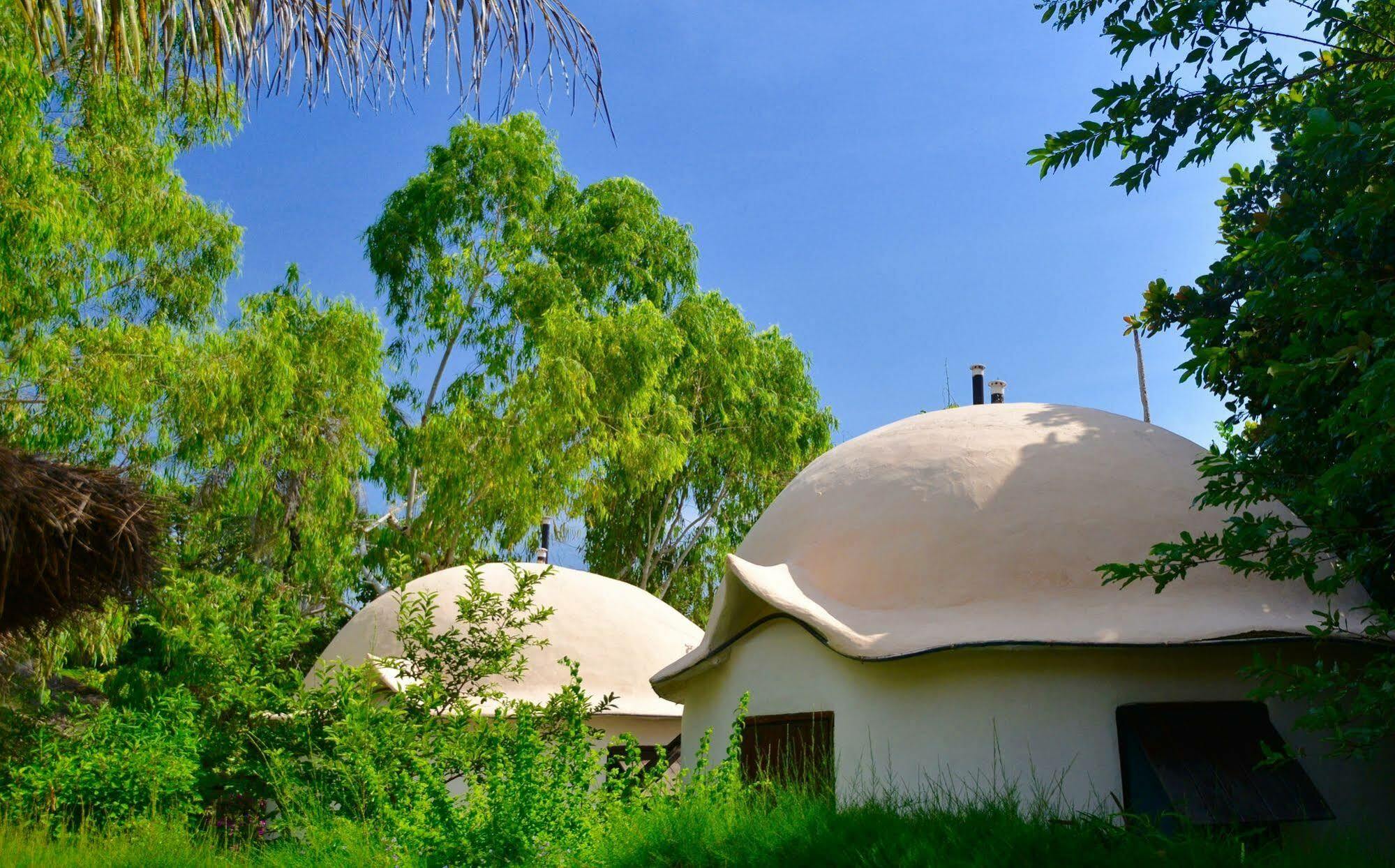 Footsteps Eco-Lodge Gunjur Екстер'єр фото