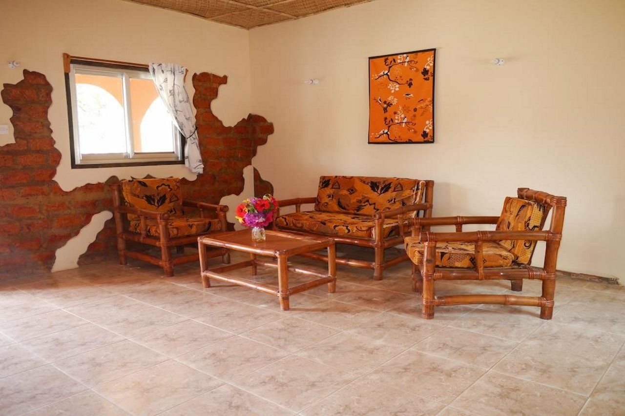 Footsteps Eco-Lodge Gunjur Екстер'єр фото